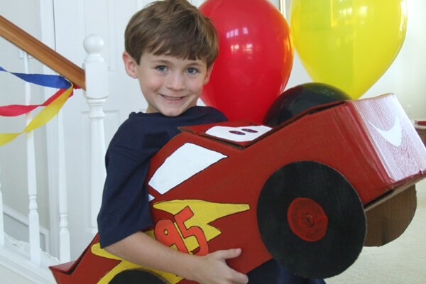 Young yoy with moving box creation car