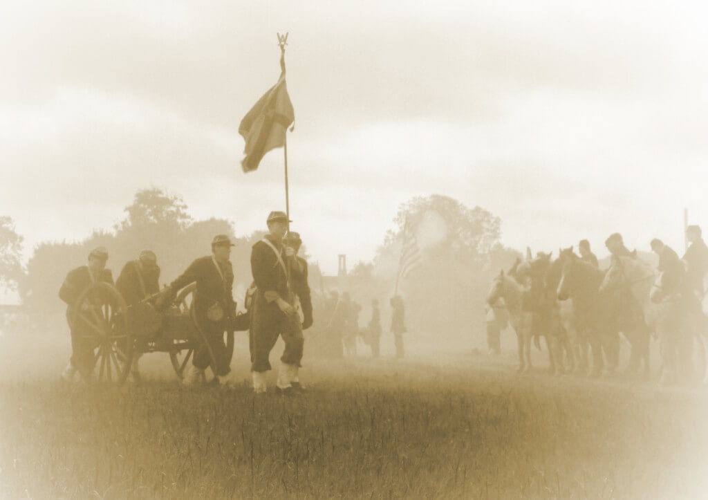 An old photo of soldiers fighting in the Civil War