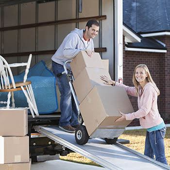 metro-self-storage-moving-truck