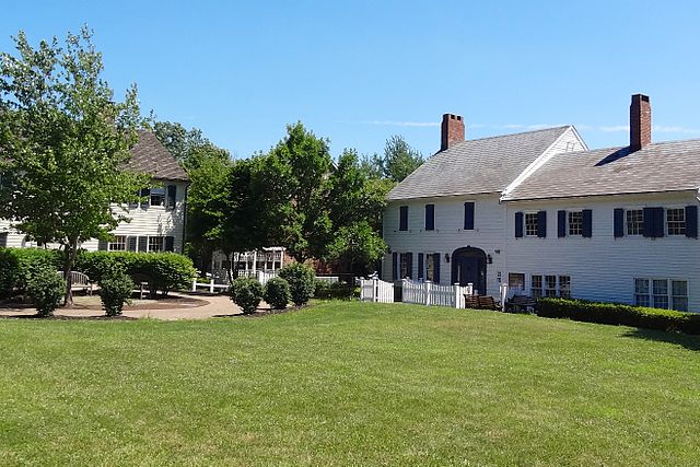 Olde Towne Village in East Jersey