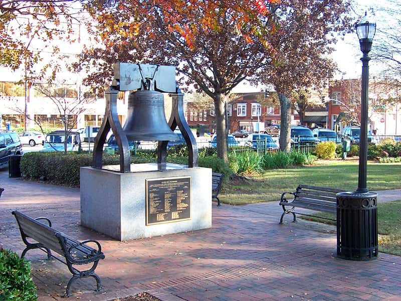 Bell replica in the middle of Marietta Square.